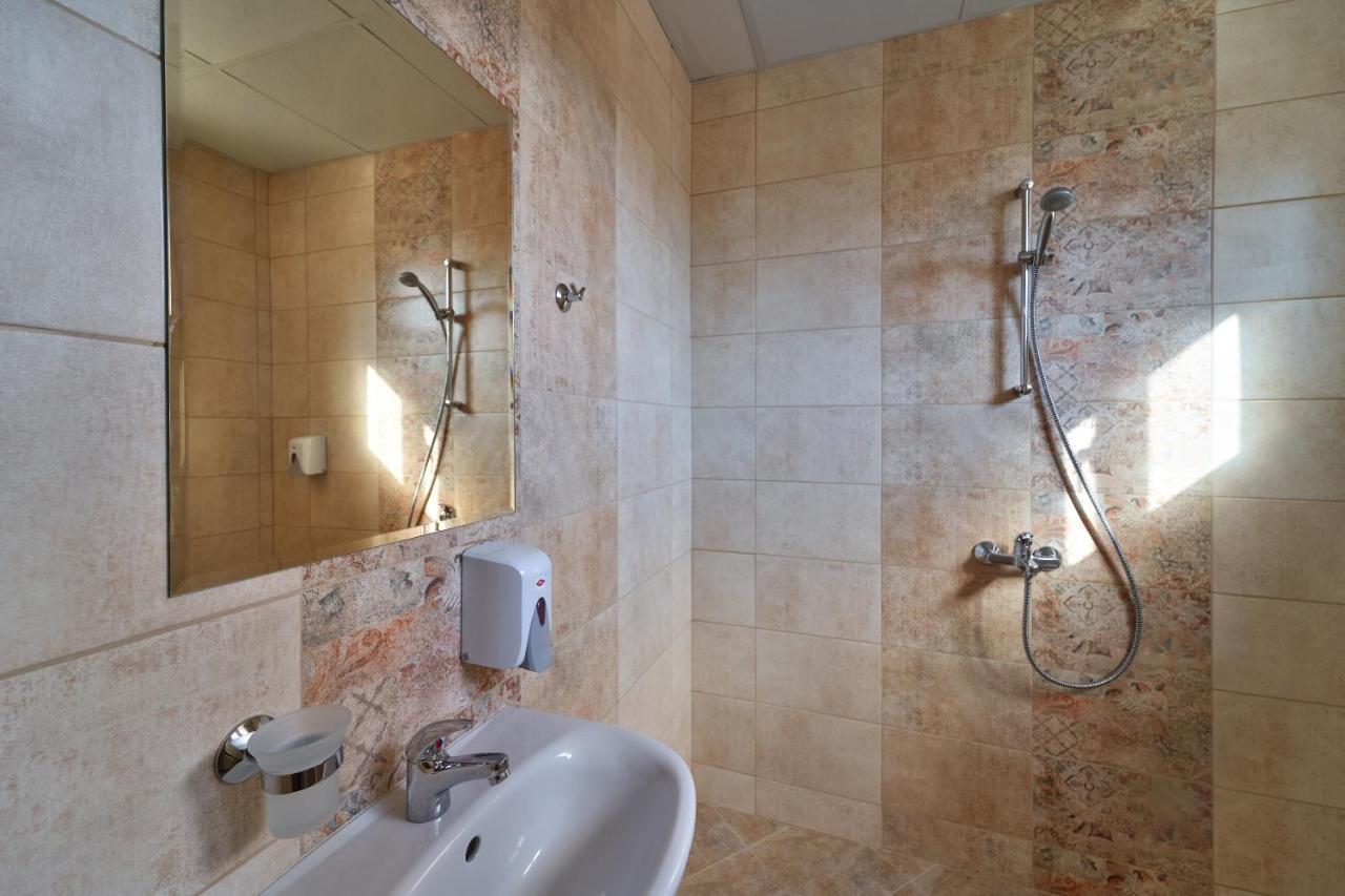 Kings View Hotel Veliko Tarnovo Ngoại thất bức ảnh