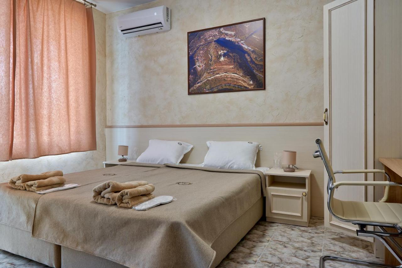 Kings View Hotel Veliko Tarnovo Ngoại thất bức ảnh