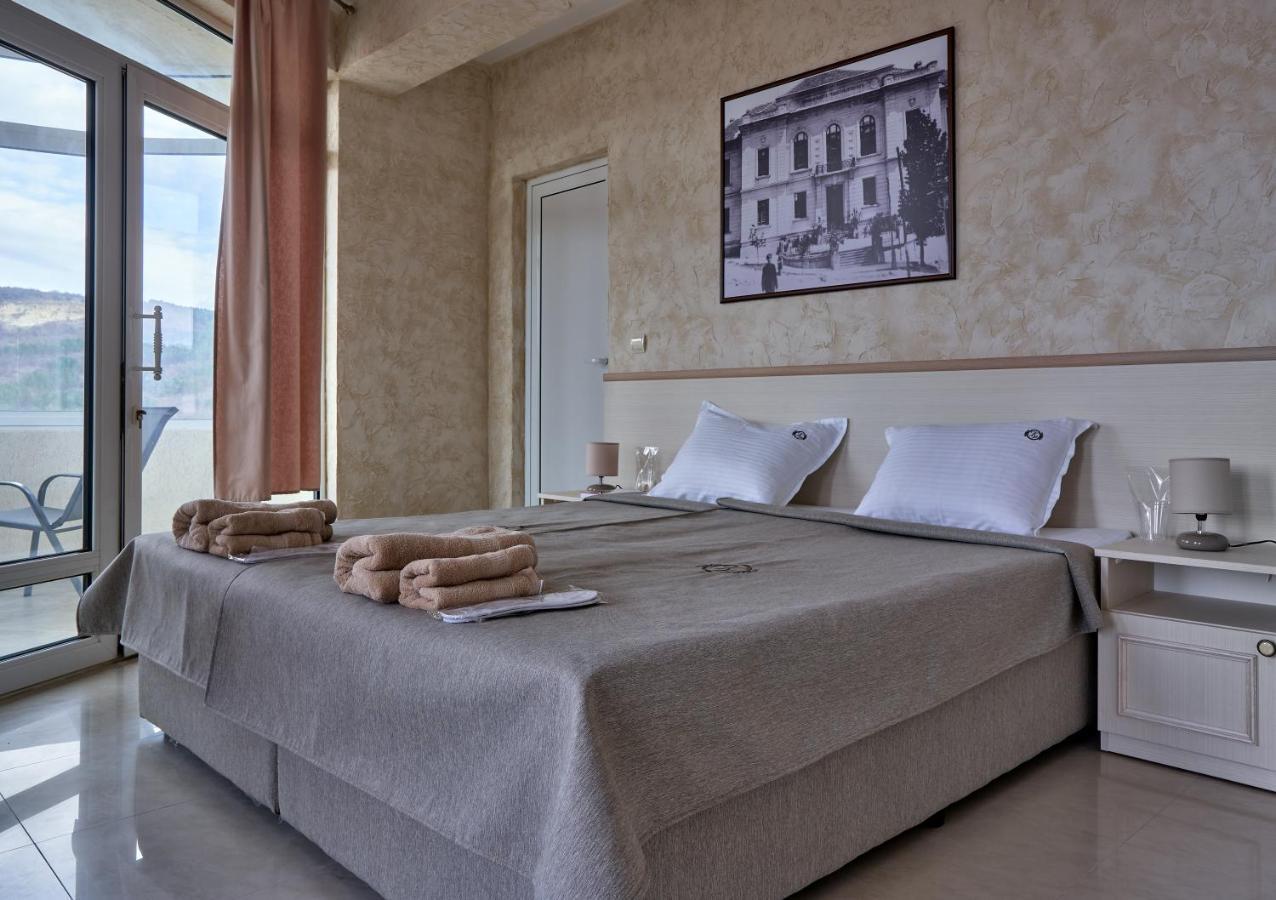 Kings View Hotel Veliko Tarnovo Ngoại thất bức ảnh