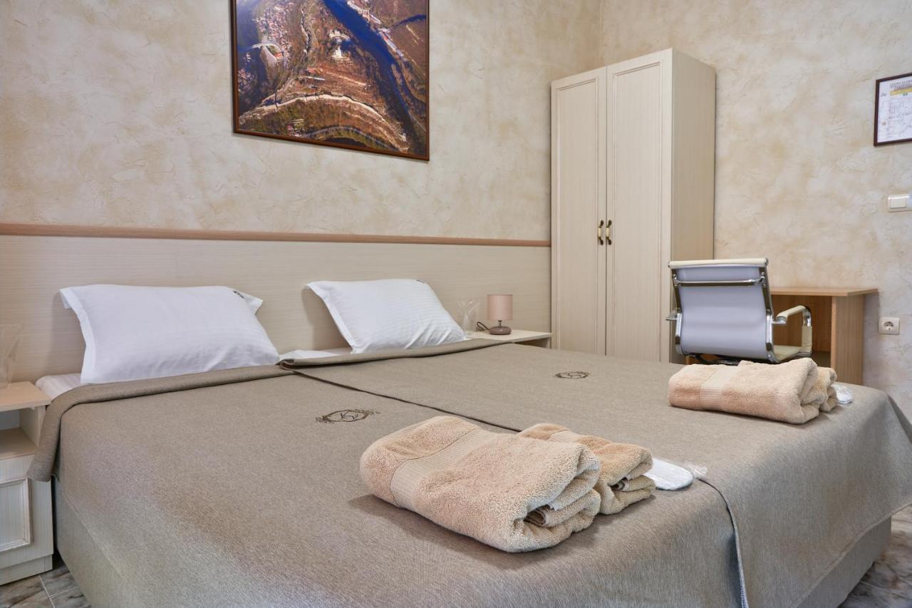 Kings View Hotel Veliko Tarnovo Ngoại thất bức ảnh